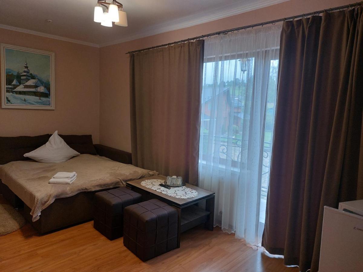 Pyate Koleso Hotel ลาเซชชินา ภายนอก รูปภาพ