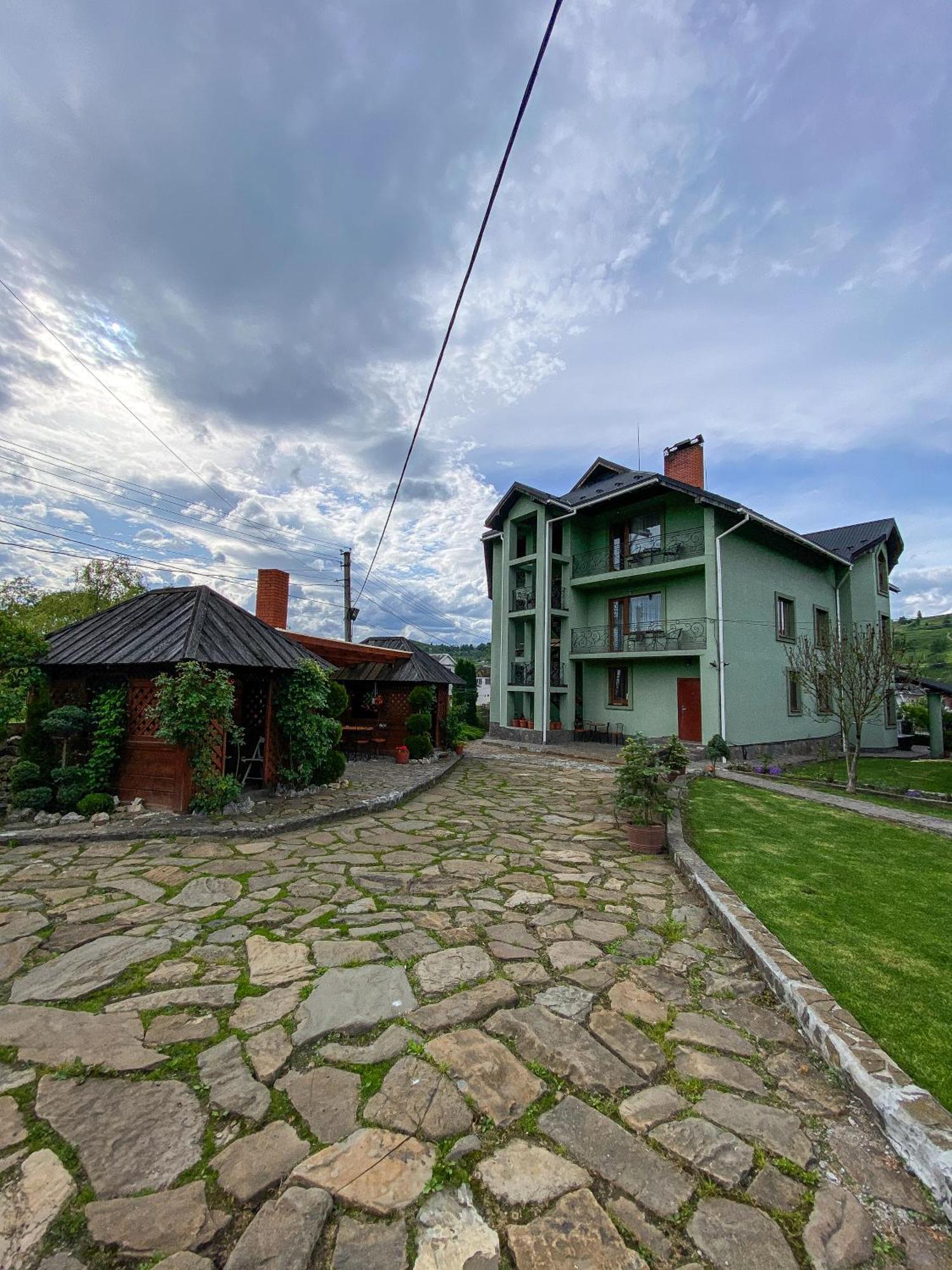 Pyate Koleso Hotel ลาเซชชินา ภายนอก รูปภาพ
