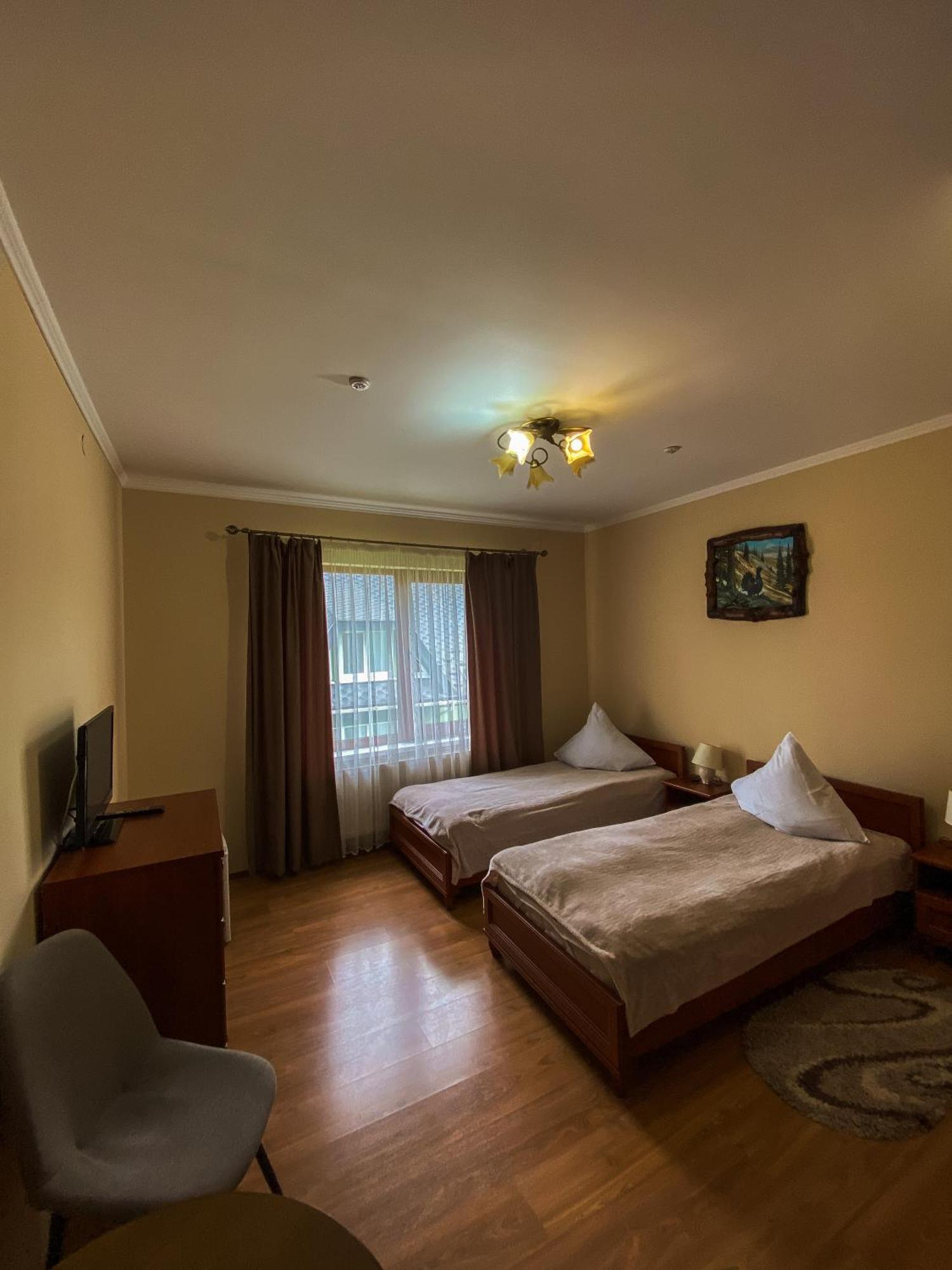 Pyate Koleso Hotel ลาเซชชินา ภายนอก รูปภาพ