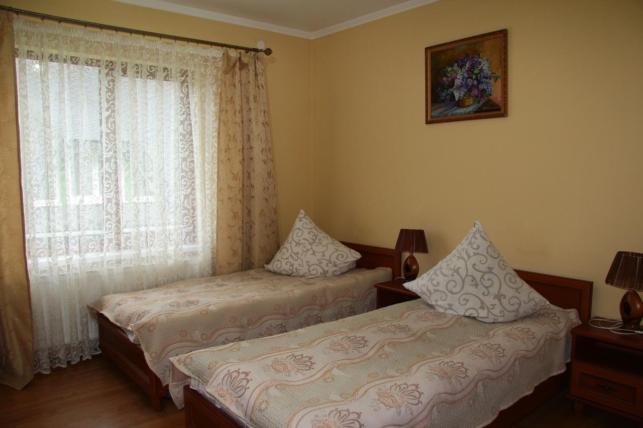Pyate Koleso Hotel ลาเซชชินา ภายนอก รูปภาพ